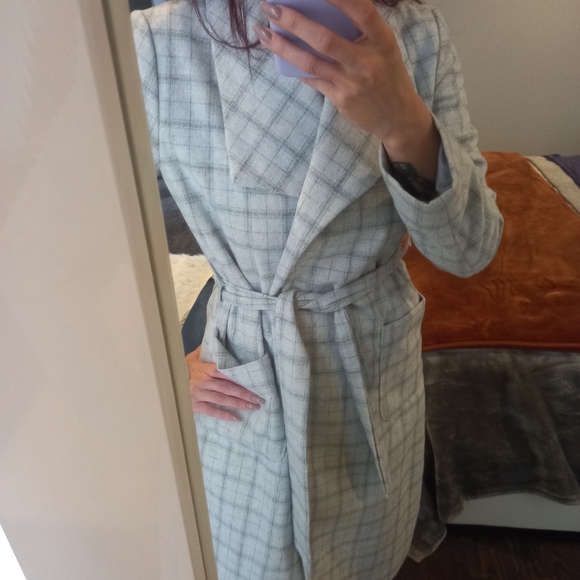 Coat - Picture 2 of 4